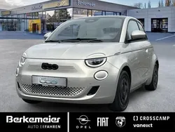 Grün (giorgio armani glossy green) Neu 2025 Fiat 500e S Limousine | 37.225 €