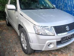 Grau Gebraucht 2008 Suzuki Vitara SUV | 4.500 €