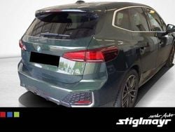 Sanremo green metallic Gebraucht 2022 BMW 218 Active Tourer M Sport Van / Kleinbus | 26.290 € (Guter Preis)