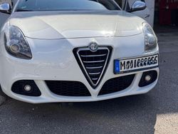 Weiß Gebraucht 2011 Alfa Romeo Giulietta Turismo Kleinwagen | 8.999 € (Etwas zu teuer)