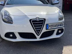 Weiß Gebraucht 2011 Alfa Romeo Giulietta Turismo Kleinwagen | 8.999 € (Etwas zu teuer)