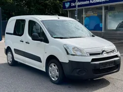 Weiß Gebraucht 2012 Citroën Berlingo Attraction Van / Kleinbus | 3.390 € (Superpreis)