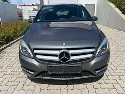 Grau Gebraucht 2013 Mercedes B180 Van / Kleinbus | 13.499 € (Fairer Preis)