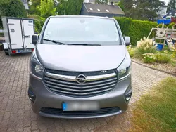 Grau Gebraucht 2016 Opel Vivaro Van | 16.200 €