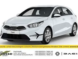 Carraraweiß Neu 2024 Kia Ceed Vision Limousine | 29.299 € (Teuer)