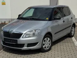 Silber Gebraucht 2011 Skoda Fabia Classic Kleinwagen | 3.250 € (Guter Preis)