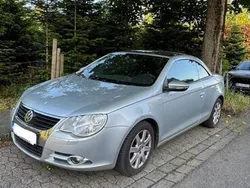 Silber Gebraucht 2009 VW Eos Cabrio | 2.900 €