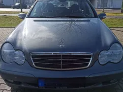 Blau Gebraucht 2003 Mercedes C180 Classic Limousine | 4.000 € (Fairer Preis)