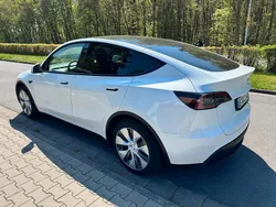 Weiß Gebraucht 2023 Tesla Model Y Standard Range SUV | 33.900 €
