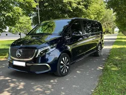 Blau Gebraucht 2020 Mercedes EQV300 Van / Kleinbus | 41.500 € (Etwas zu teuer)
