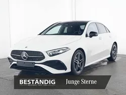 Weiß Gebraucht 2024 Mercedes A200 Premium Limousine | 39.990 € (Teuer)