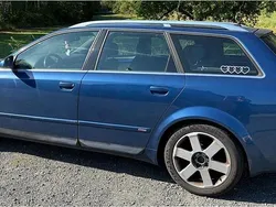 Blau Gebraucht 2004 Audi A4 Sport Kombi | 2.499 € (Etwas zu teuer)