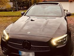 Schwarz Gebraucht 2022 Mercedes E220 AMG line Kombi | 49.990 €