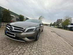 Beige Gebraucht 2012 Mercedes A200 Limousine | 12.499 € (Fairer Preis)