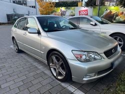 Silber Gebraucht 2003 Lexus IS200 Kombi | 5.600 €