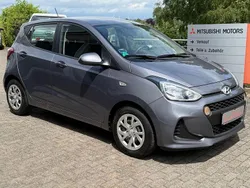 Grau Gebraucht 2019 Hyundai i10 Kleinwagen | 10.950 € (Fairer Preis)