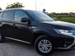 Schwarz Gebraucht 2015 Mitsubishi Outlander P-HEV SUV | 11.150 € (Fairer Preis)