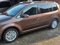Braun Gebraucht 2014 VW Touran Cup Van / Kleinbus | 7.400 € (Fairer Preis)
