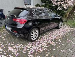 Schwarz Gebraucht 2011 Alfa Romeo Giulietta Turismo Kleinwagen | 5.800 € (Etwas zu teuer)