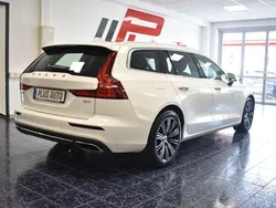 Ice white Gebraucht 2022 Volvo V60 Inscription Kombi | 24.670 € (Guter Preis)