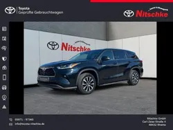 Attitude black mc. Gebraucht 2021 Toyota Highlander Hybrid Executive SUV | 45.990 €