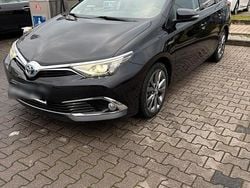 Schwarz Gebraucht 2017 Toyota Auris Hybrid Executive Kombi | 11.500 € (Guter Preis)