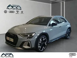 Pfeilgrau perleffekt Gebraucht 2024 Audi A3 Ambiente Limousine | 37.629 € (Teuer)