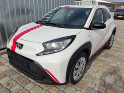 Weiss Neu 2025 Toyota Aygo X Business Edition SUV | 17.290 €