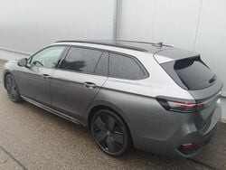 Diabasgrau metallic Neu 2025 VW Passat R-line Kombi | 48.470 € (Guter Preis)