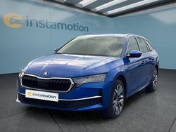 Blau Gebraucht 2024 Skoda Octavia Kombi | 43.449 €