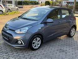 Grau Gebraucht 2016 Hyundai i10 Classic Kleinwagen | 5.500 €