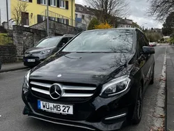 Schwarz Gebraucht 2017 Mercedes B220 Edition Van / Kleinbus | 18.500 € (Fairer Preis)