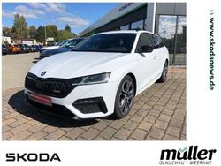 Weiß (moonweiß perleffekt) Gebraucht 2022 Skoda Octavia RS Kombi | 26.990 € (Fairer Preis)
