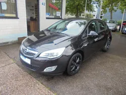 Schwarz Gebraucht 2010 Opel Astra Edition Limousine | 3.650 € (Fairer Preis)