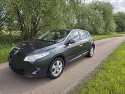 Grau Gebraucht 2011 Renault Mégane III Dynamique Kleinwagen | 5.895 € (Fairer Preis)