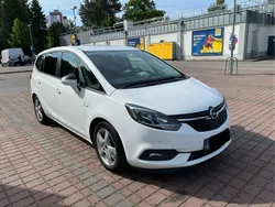 Weiß Gebraucht 2018 Opel Zafira Van / Kleinbus | 9.999 € (Guter Preis)