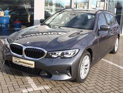 Grau Gebraucht 2020 BMW 318 Advantage Kombi | 20.900 € (Guter Preis)