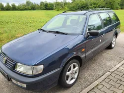 Blau Gebraucht 1994 VW Passat Kombi | 1.850 €