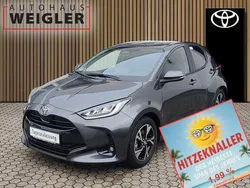 Grau Neu 2025 Toyota Yaris Hybrid Comfort Limousine | 26.670 € (Fairer Preis)