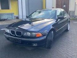 Blau Gebraucht 2000 BMW 530 Limousine | 1.690 €