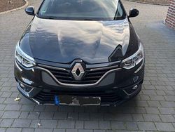 Schwarz Gebraucht 2018 Renault Mégane IV LIMITED Limousine | 12.800 € (Etwas zu teuer)