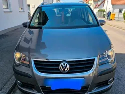Grau Gebraucht 2010 VW Touran Cross Van / Kleinbus | 5.499 € (Fairer Preis)