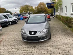 Grau Gebraucht 2009 Seat Altea Comfort Van / Kleinbus | 3.950 € (Guter Preis)