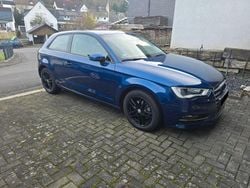 Blau Gebraucht 2014 Audi A3 Ambiente Limousine | 13.500 € (Superpreis)