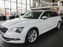 Weiß Gebraucht 2018 Skoda Superb Business Line Kombi | 19.999 € (Fairer Preis)