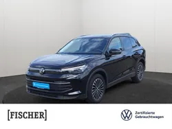 Schwarz Gebraucht 2024 VW Tiguan Life SUV | 34.822 € (Fairer Preis)
