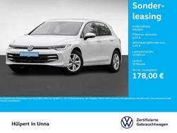 Pure white Gebraucht 2024 VW Golf VIII Life Limousine | 22.717 € (Guter Preis)