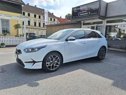 Weiß Neu 2025 Kia Ceed Limousine | 26.990 € (Fairer Preis)
