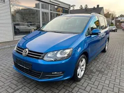Ravennablau metallic Gebraucht 2018 VW Sharan Highline Van / Kleinbus | 22.800 € (Superpreis)