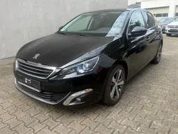 Schwarz Gebraucht 2016 Peugeot 308 Allure Limousine | 8.700 € (Fairer Preis)